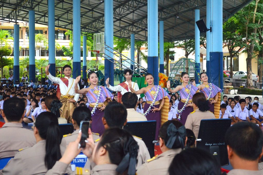 ประมวลภาพกิจกรรมพิธีไหว้ครู ประจำปีการศึกษา 2569 ณ ลานกีฬาหลังคาโดม