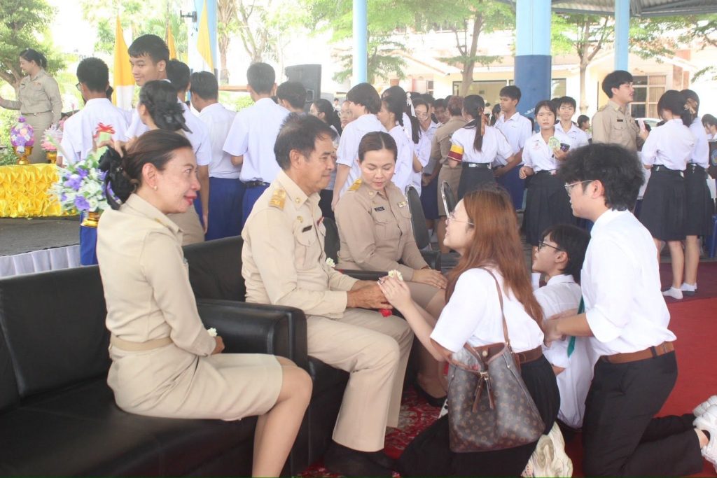 ประมวลภาพกิจกรรมพิธีไหว้ครู ประจำปีการศึกษา 2569 ณ ลานกีฬาหลังคาโดม