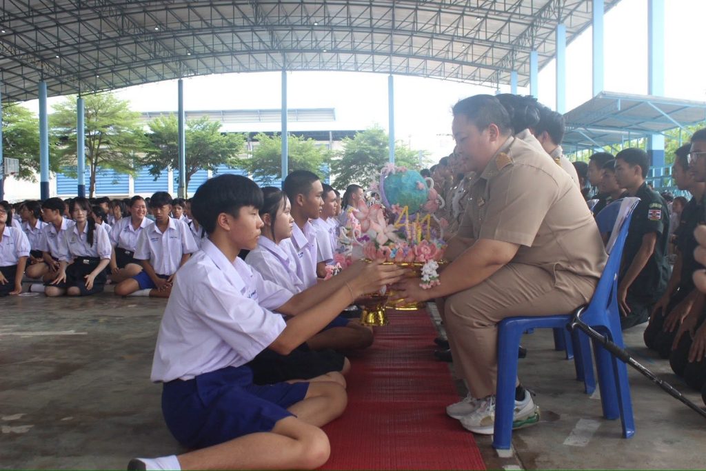 ประมวลภาพกิจกรรมพิธีไหว้ครู ประจำปีการศึกษา 2569 ณ ลานกีฬาหลังคาโดม