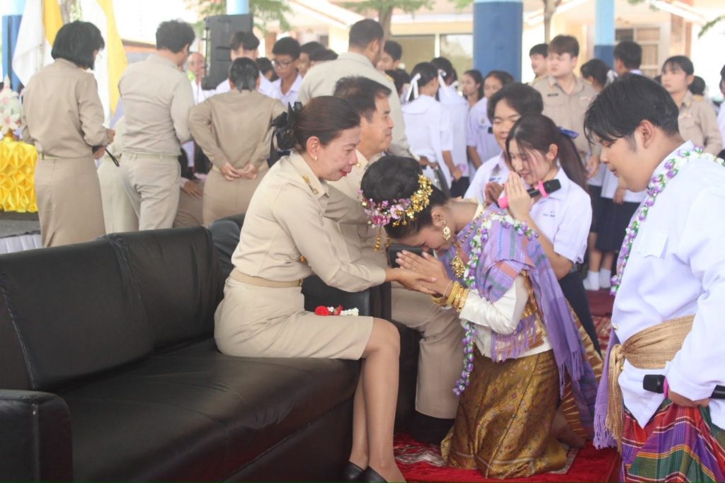 ประมวลภาพกิจกรรมพิธีไหว้ครู ประจำปีการศึกษา 2569 ณ ลานกีฬาหลังคาโดม