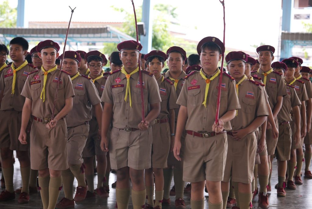ประมวลภาพ พิธีทบทวนคำปฏิญาณและสวนสนามของลูกเสือ เนื่องในวันคล้ายวันสถาปนาคณะลูกเสือแห่งชาติ ประจำปีการศึกษา 2569