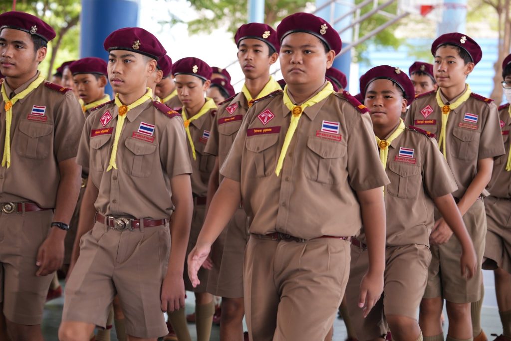 ประมวลภาพ พิธีทบทวนคำปฏิญาณและสวนสนามของลูกเสือ เนื่องในวันคล้ายวันสถาปนาคณะลูกเสือแห่งชาติ ประจำปีการศึกษา 2569