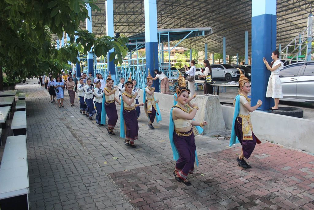กษิณา มุทิตา ใต้ร่มฟ้าราชพฤกษ์ (เกษียณอายุราชการ)