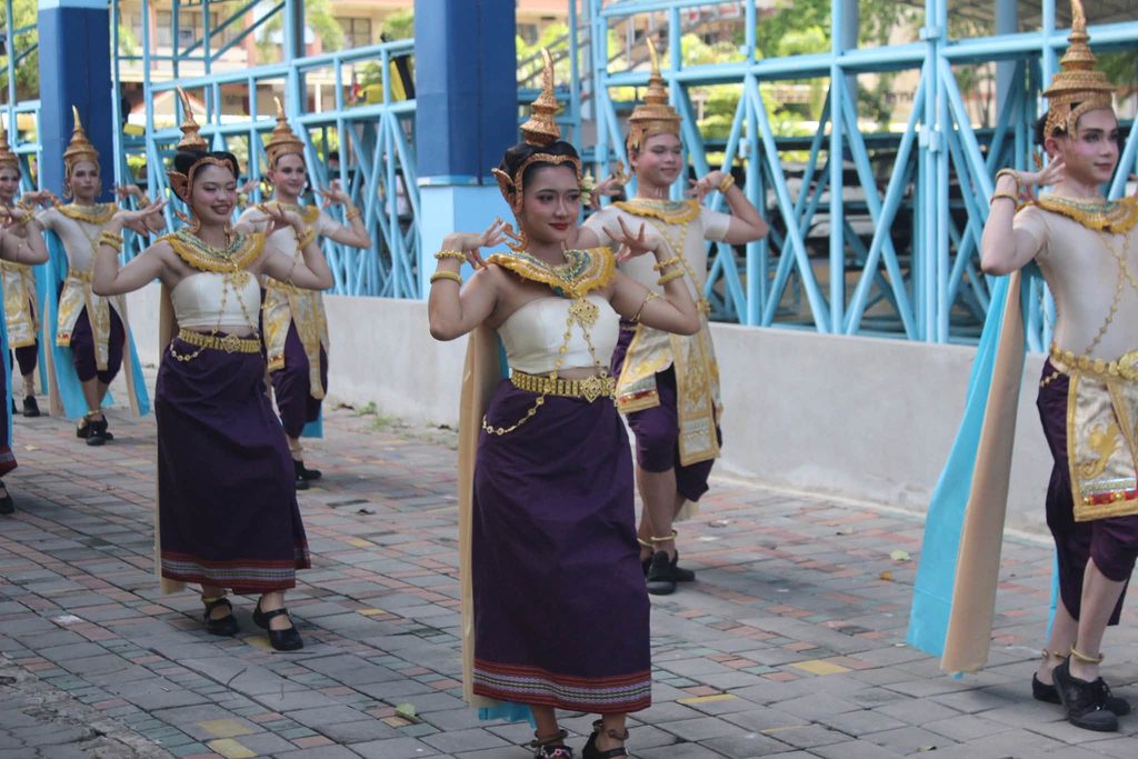 กษิณา มุทิตา ใต้ร่มฟ้าราชพฤกษ์ (เกษียณอายุราชการ)